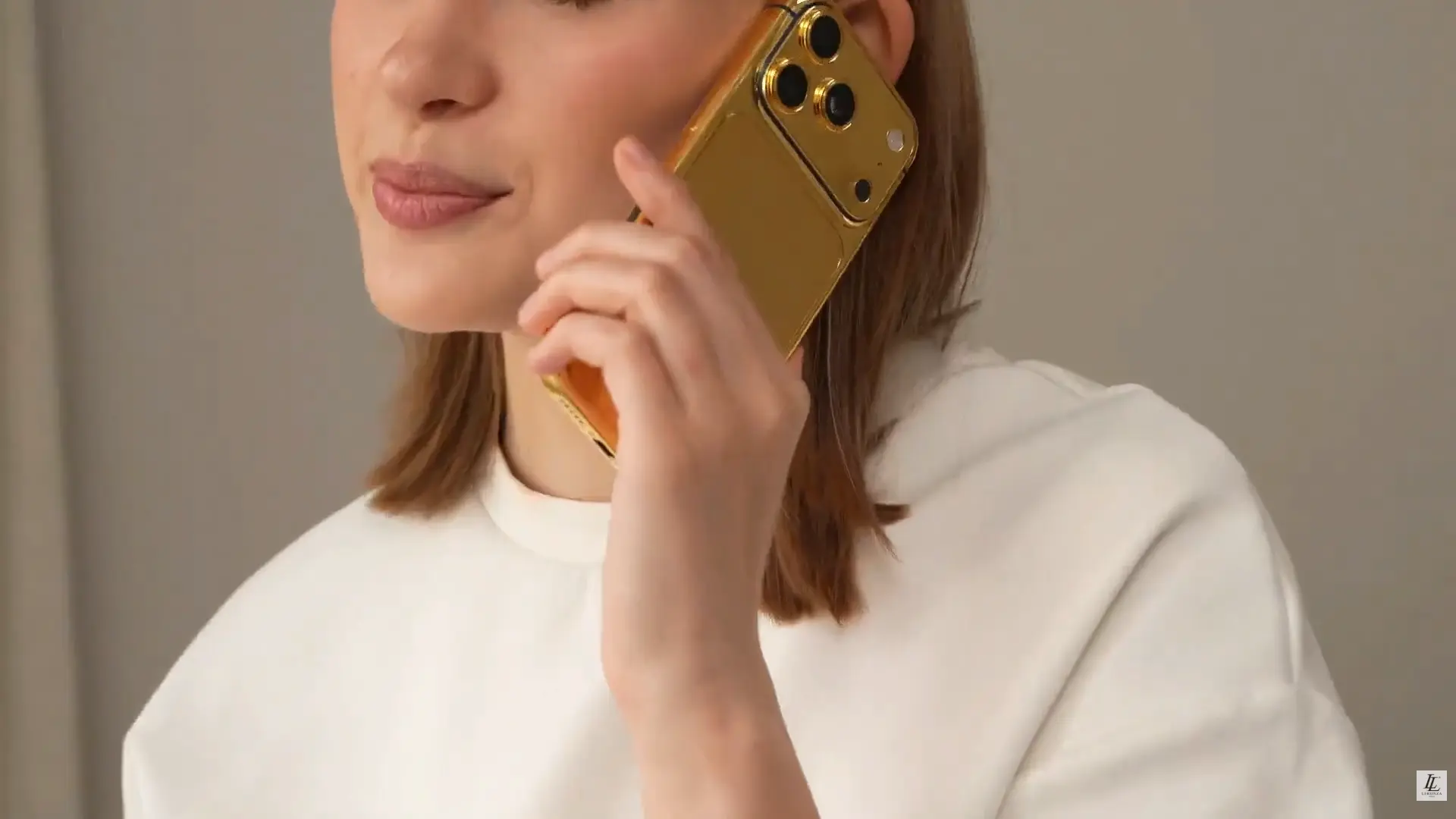 LERONZA™ Gold iPhone 17 Signature Collection handcrafted luxury smartphone.